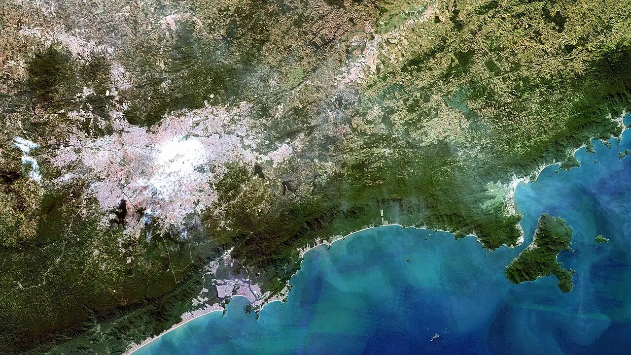 Imagem de satélite da Mata Atlântica e do litoral de São Paulo